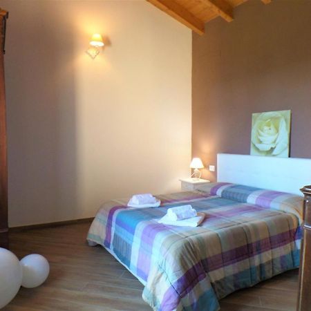 La Briciola Villa Lesa Bagian luar foto
