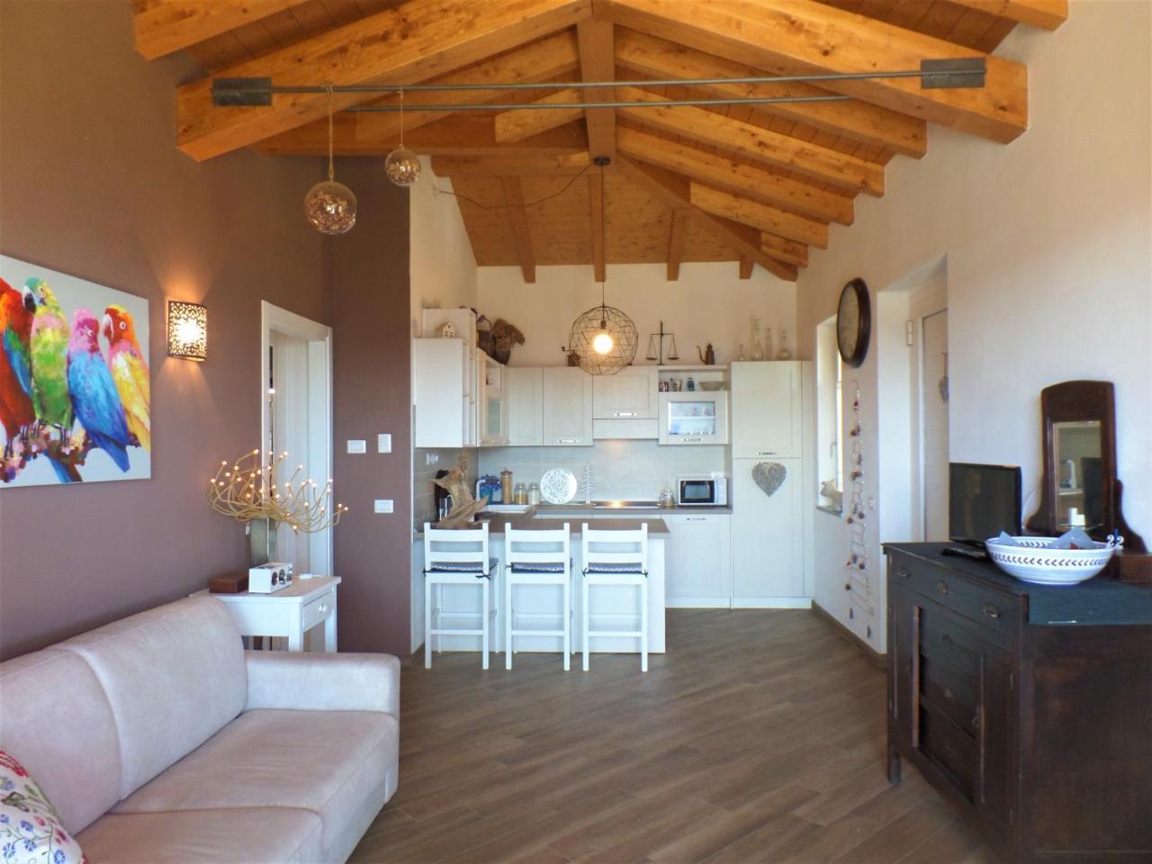 La Briciola Villa Lesa Bagian luar foto
