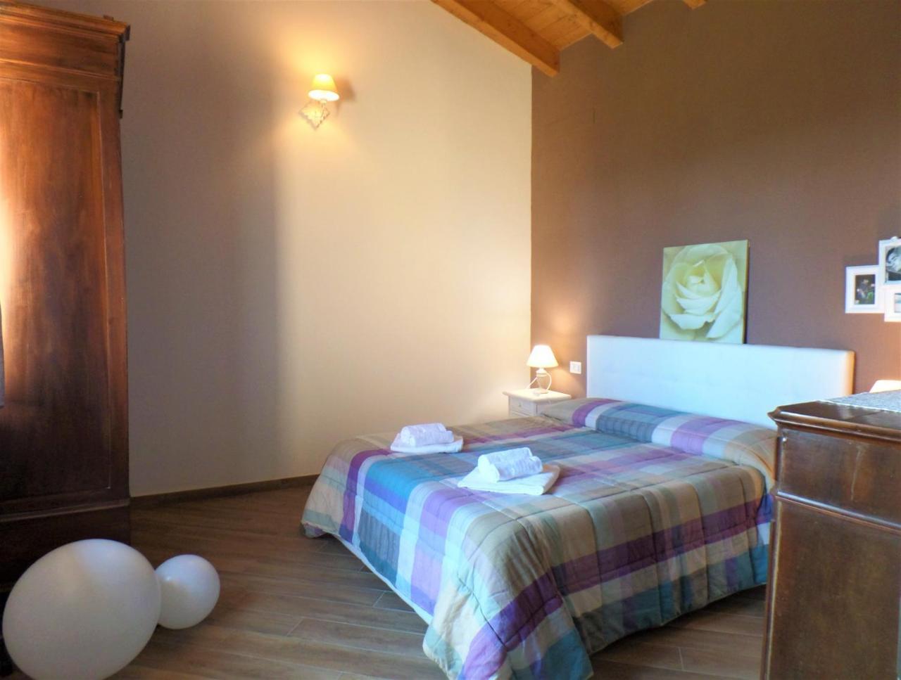 La Briciola Villa Lesa Bagian luar foto