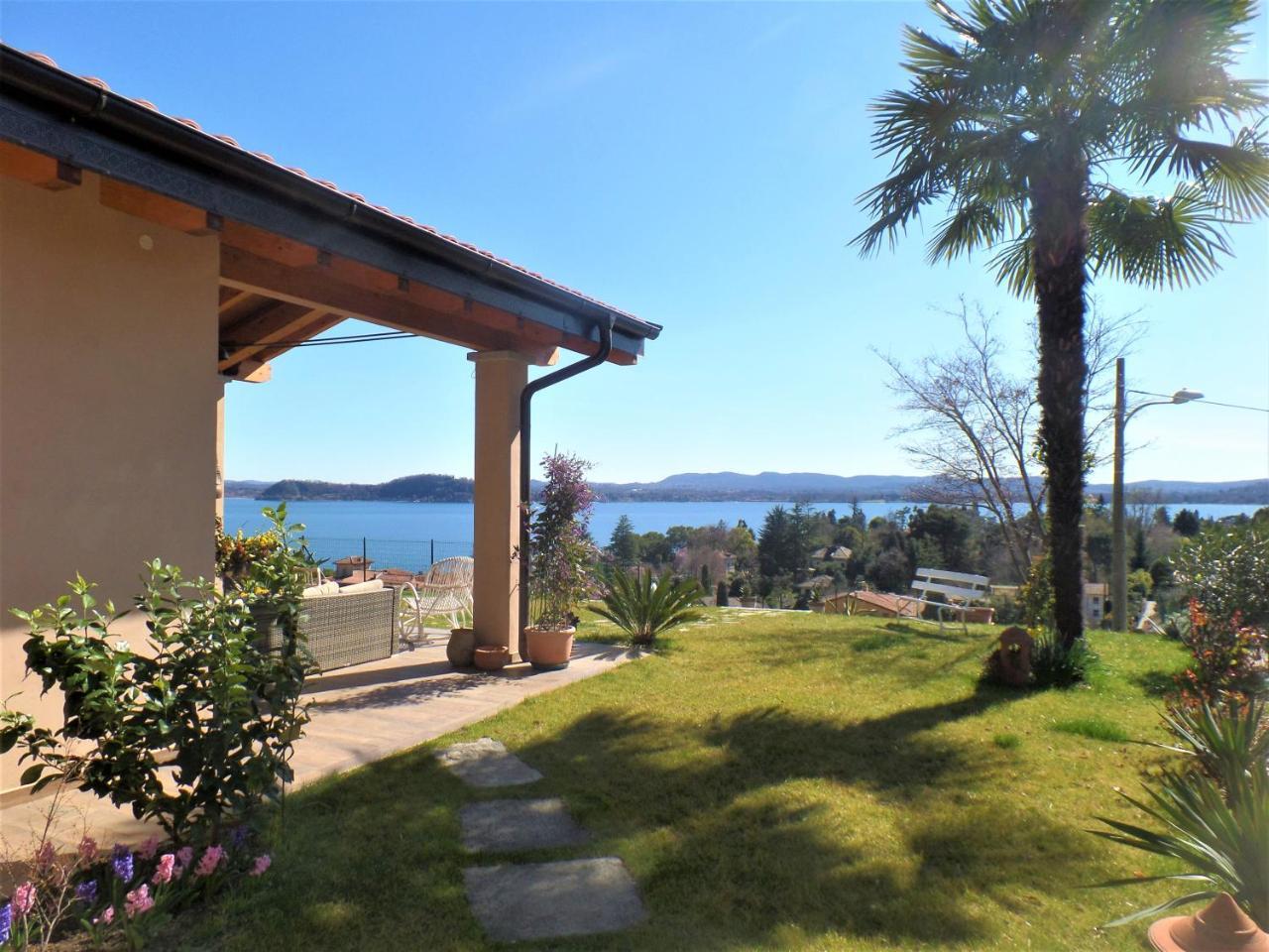 La Briciola Villa Lesa Bagian luar foto